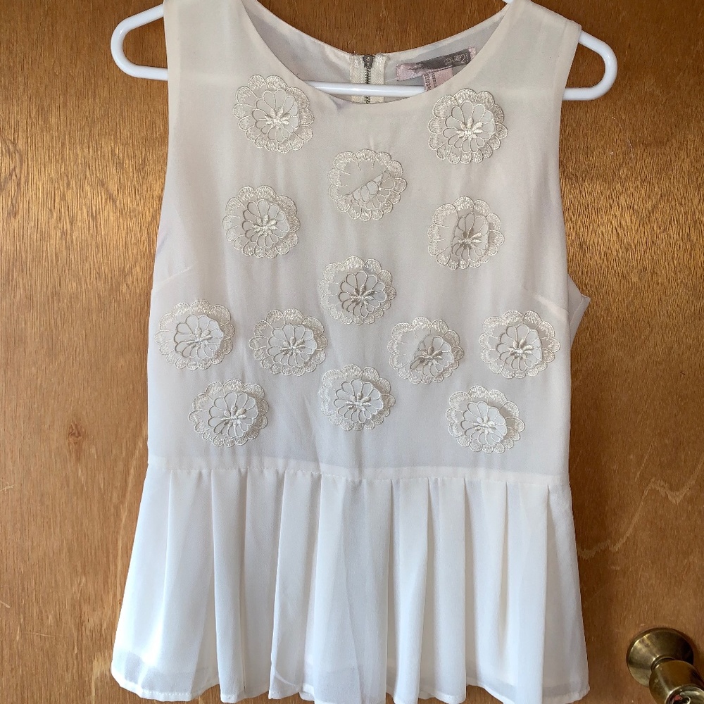 beaded floral detailed tank top